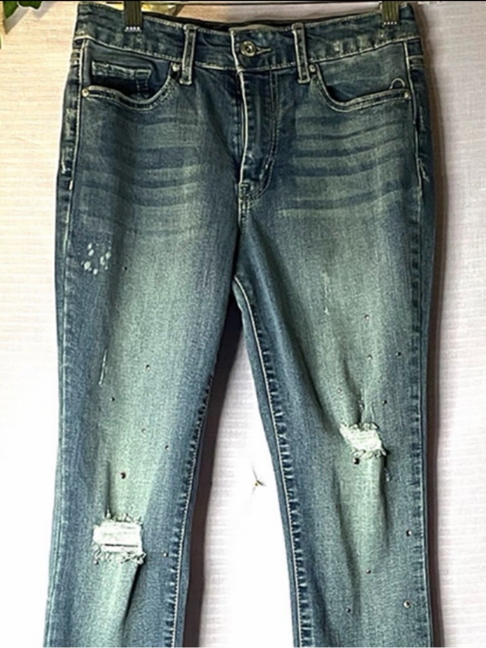 NWOT JESSICA SIMPSON CURVY HIGH RISE EMBELISHED/RIPPED JEANS CROPPED SIZE 27"